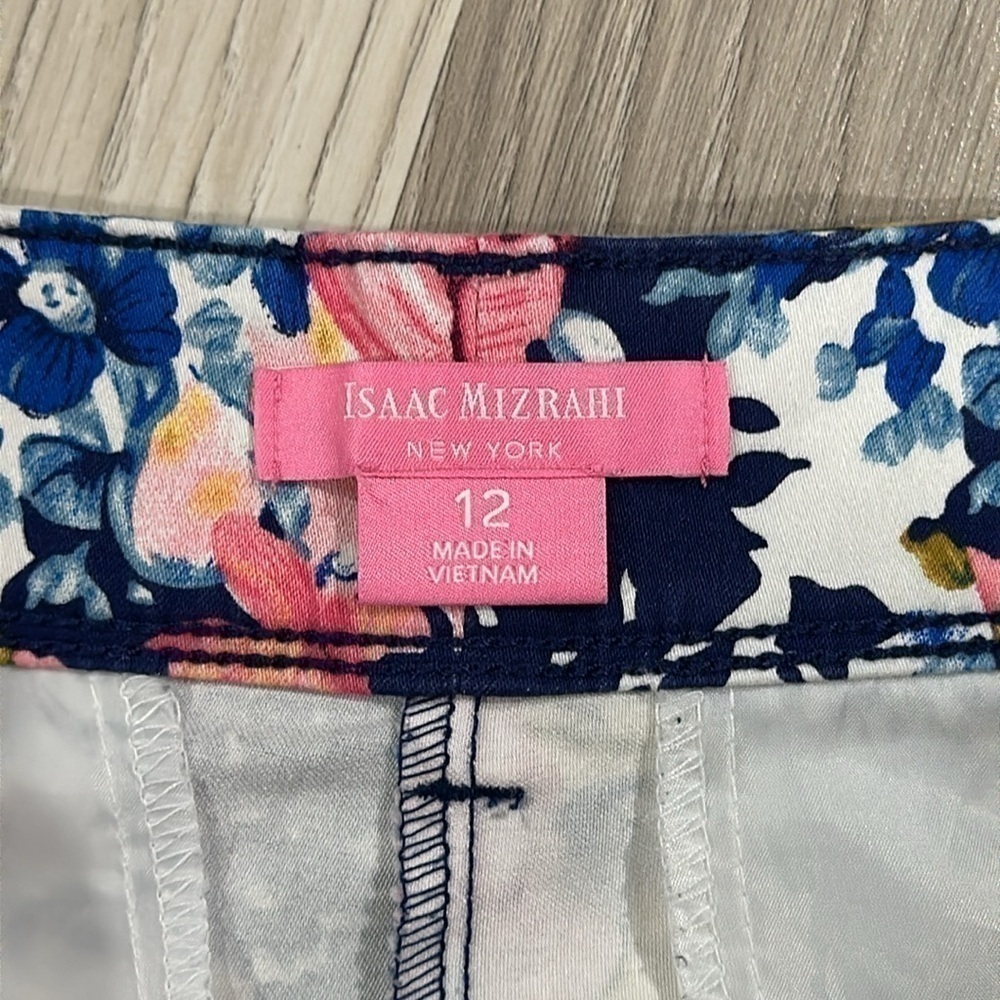 Isaac Mizrahi Shorts Womens Blue Pink Floral Sz 12 - Picture 2 of 5